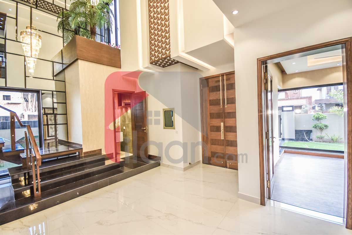 10 Marla House for Sale in Block D, Phase 6, DHA Lahore
