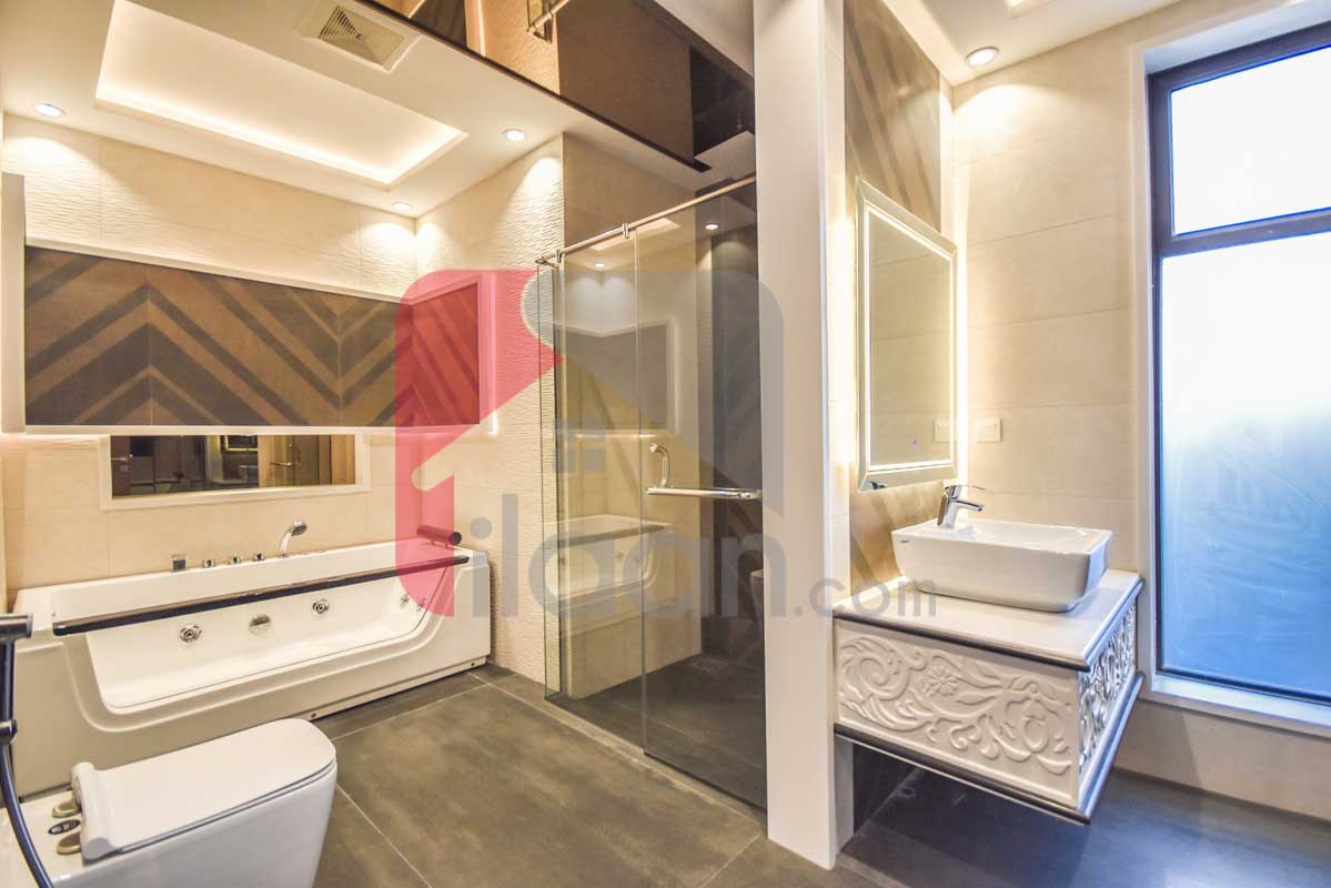 10 Marla House for Sale in Block D, Phase 6, DHA Lahore
