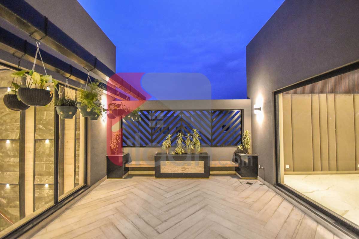 10 Marla House for Sale in Phase 6, DHA Lahore