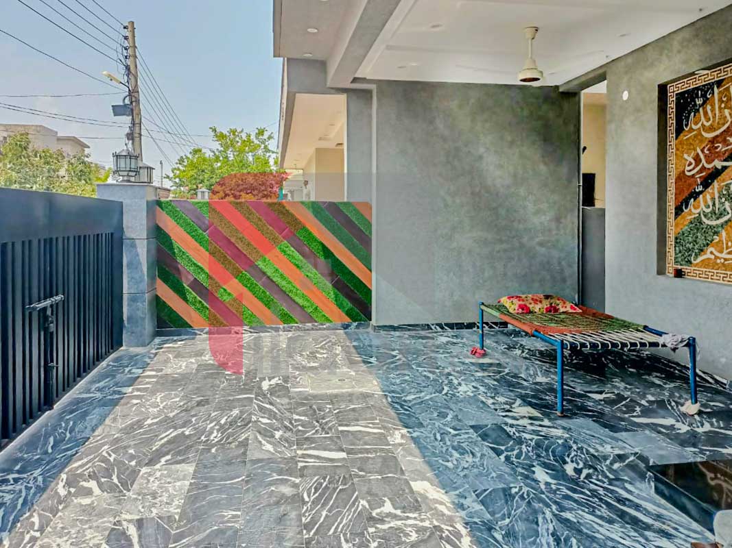10 Marla House for Sale in Phase 8, DHA Lahore