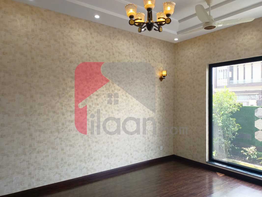10 Marla House for Sale in Phase 8, DHA Lahore