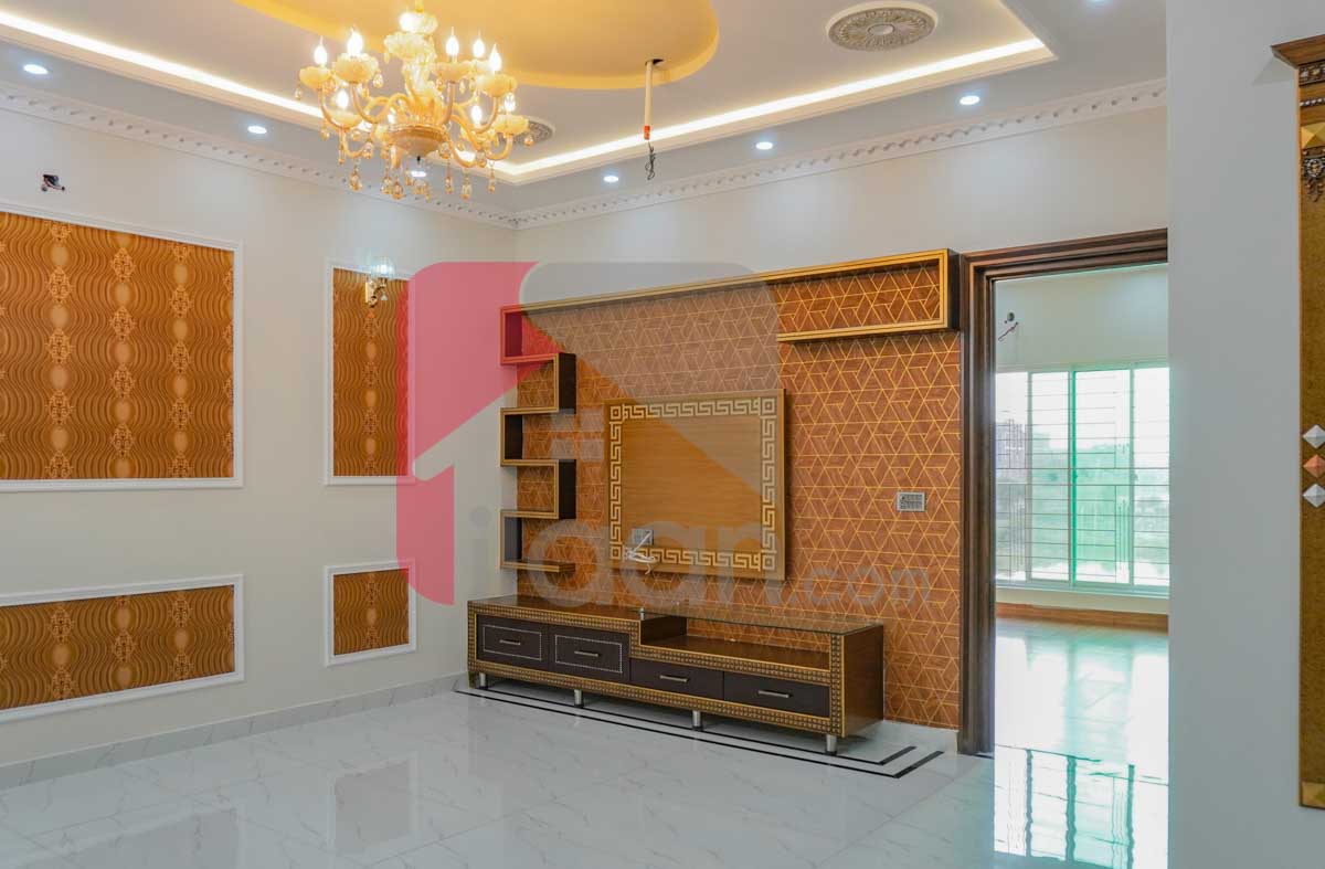 10 Marla House for Sale in Block M, Valencia Housing Society, Lahore