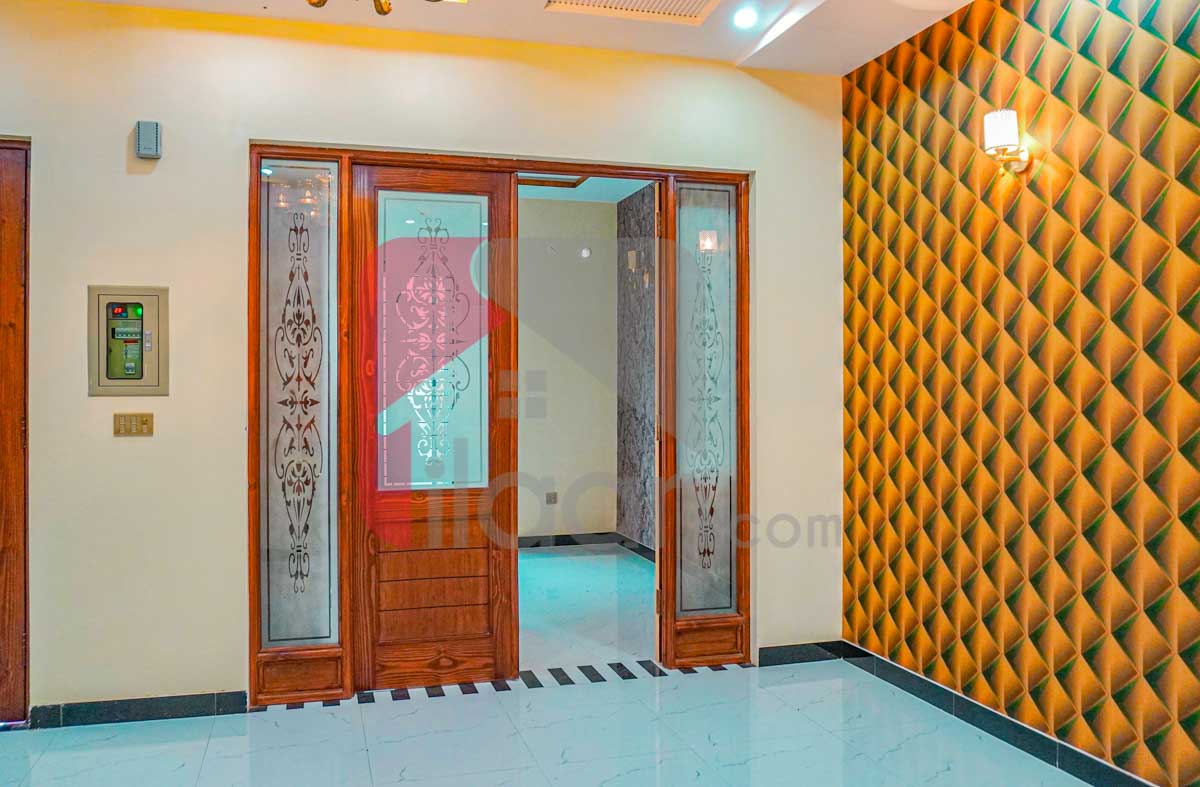 5 Marla House for Sale in Block R2, Phase 2, Johar Town, Lahore