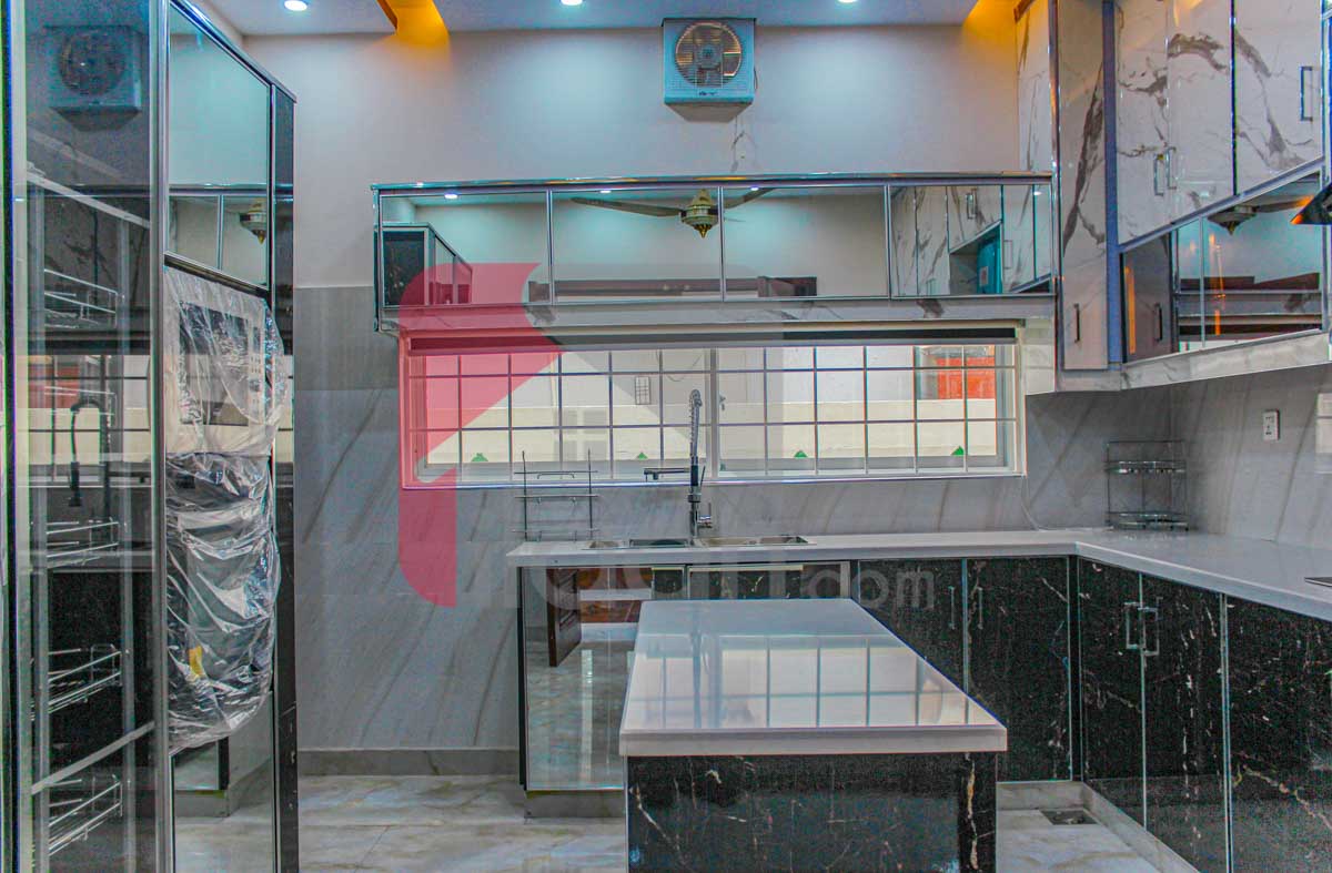 1 Kanal House for Sale in Block E, PGECHS, Lahore
