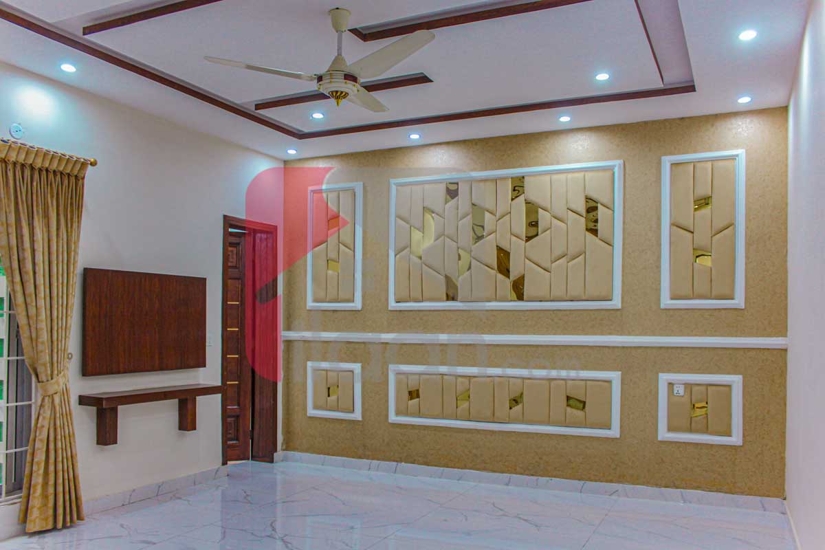 1 Kanal House for Sale in Block E, PGECHS, Lahore