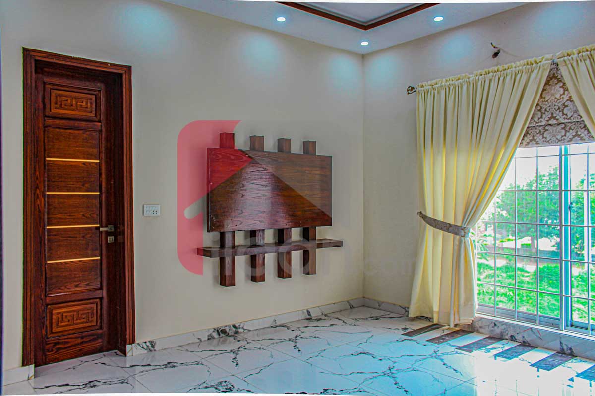 1 Kanal House for Sale in Block E, PGECHS, Lahore