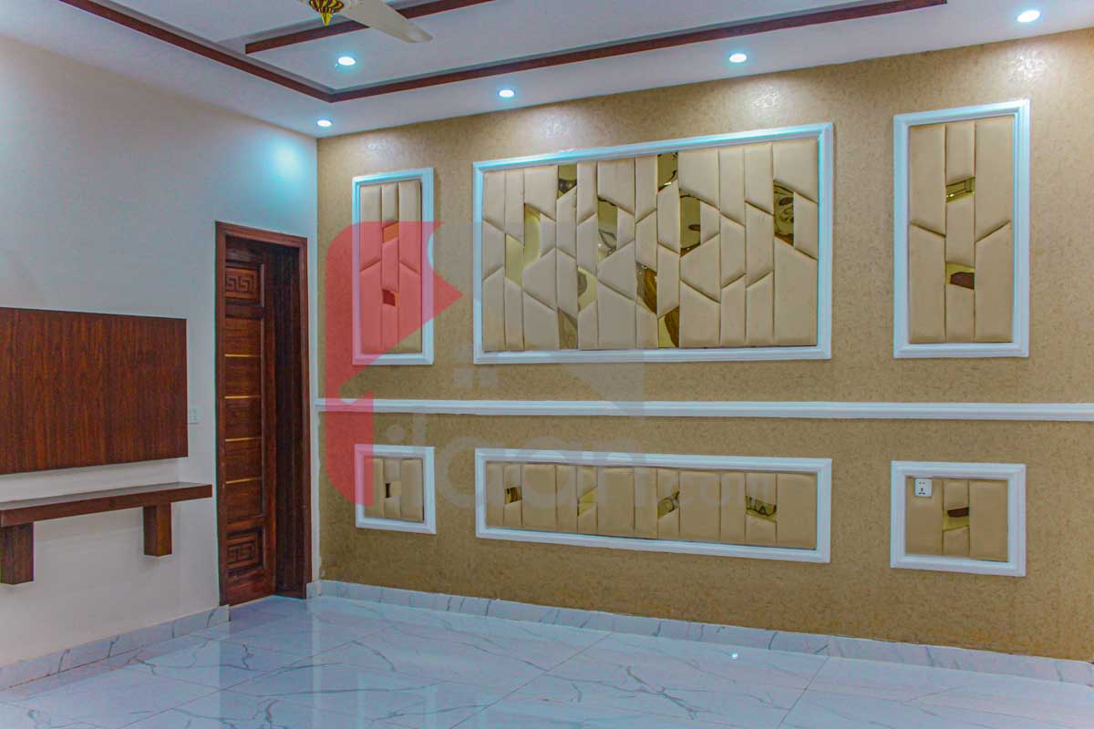 1 Kanal House for Sale in Block E, PGECHS, Lahore
