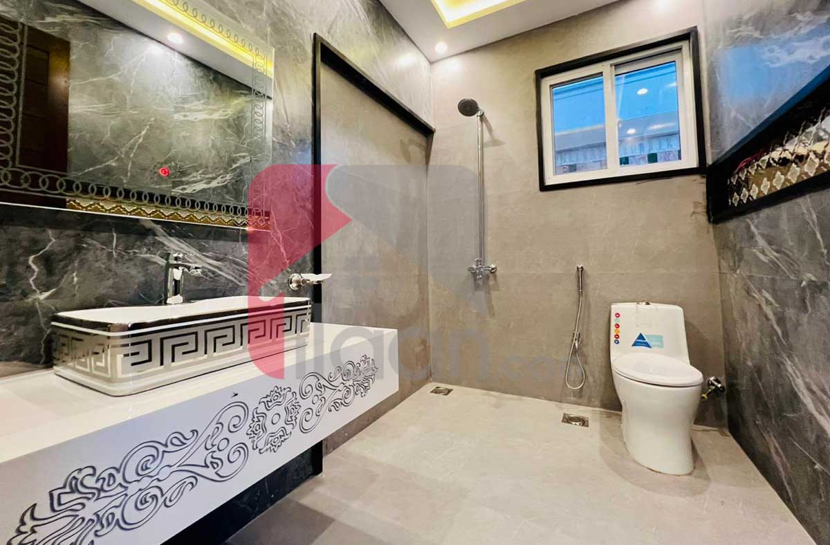 10 Marla House for Sale in Phase 8 - Air Avenue, DHA Lahore