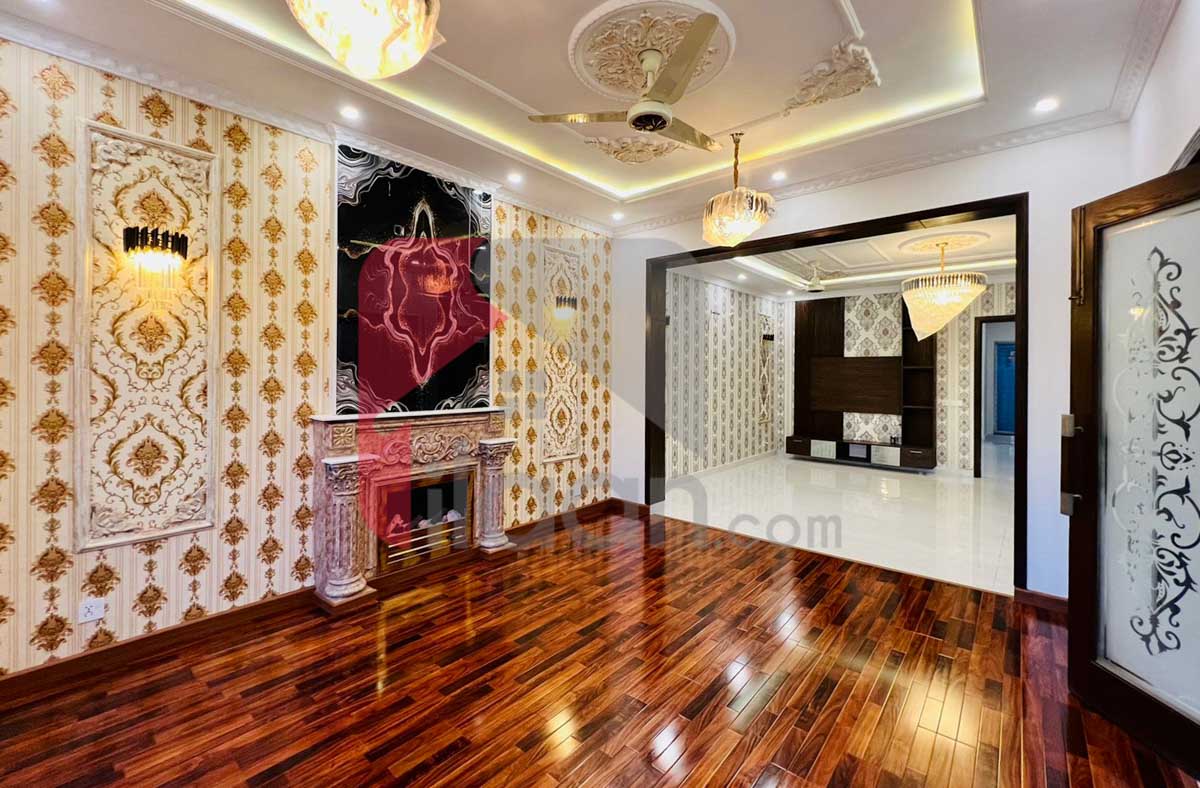 10 Marla House for Sale in Phase 8 - Air Avenue, DHA Lahore
