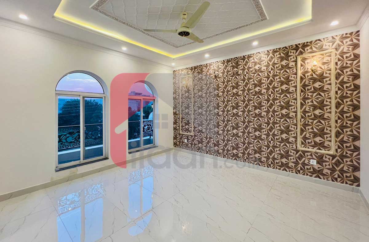 10 Marla House for Sale in Phase 8 - Air Avenue, DHA Lahore