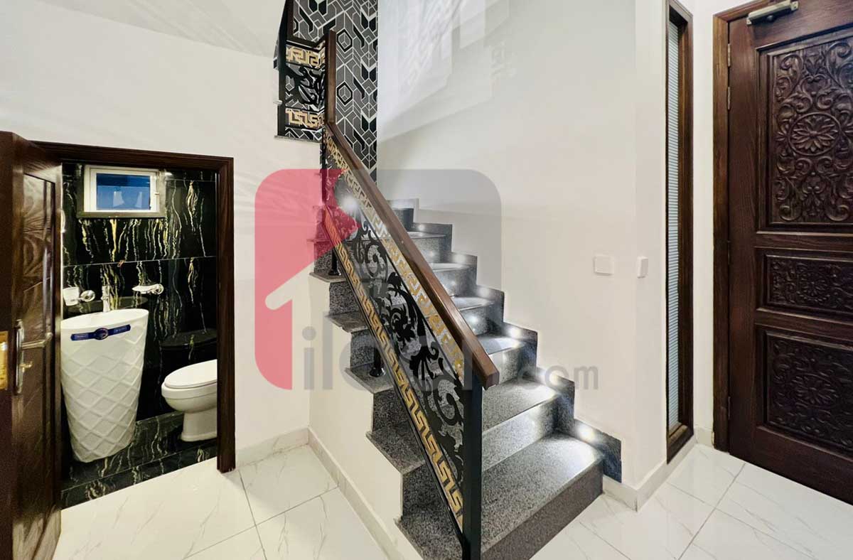 10 Marla House for Sale in Phase 8 - Air Avenue, DHA Lahore