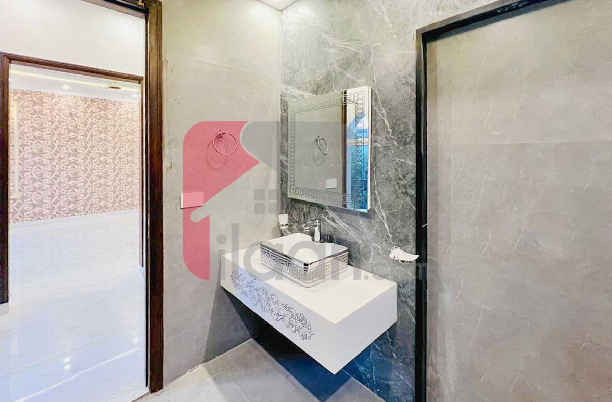10 Marla House for Sale in Phase 8 - Air Avenue, DHA Lahore