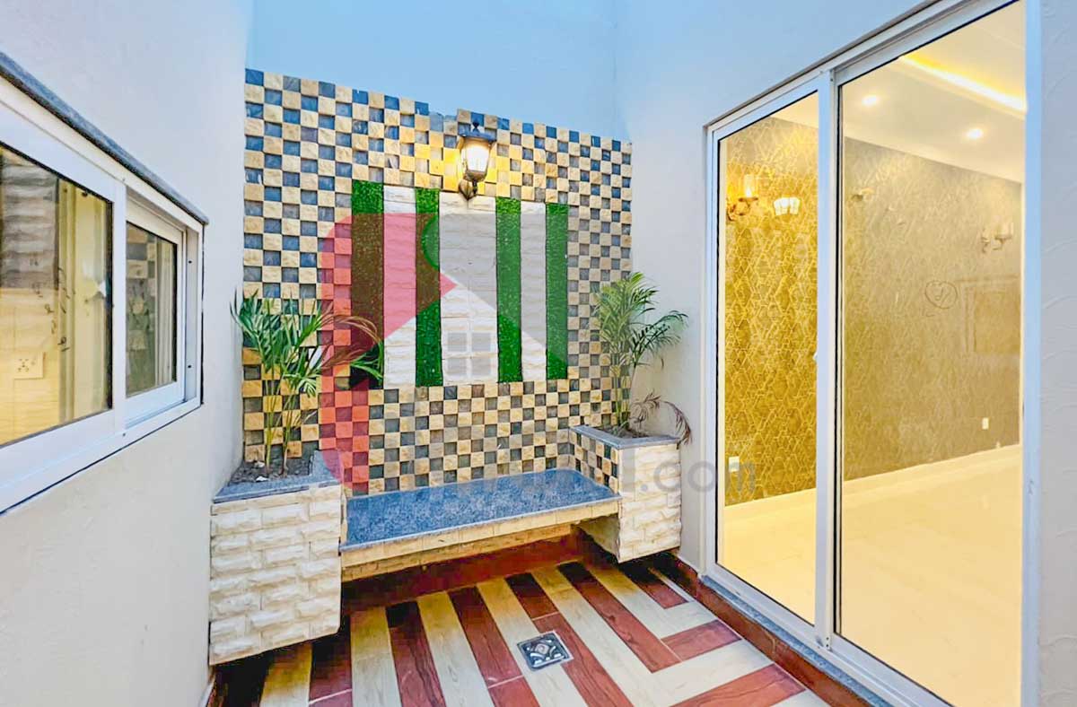 10 Marla House for Sale in Phase 8 - Air Avenue, DHA Lahore