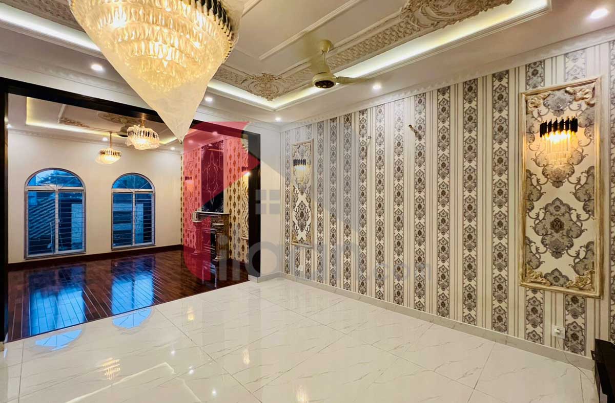 10 Marla House for Sale in Phase 8 - Air Avenue, DHA Lahore