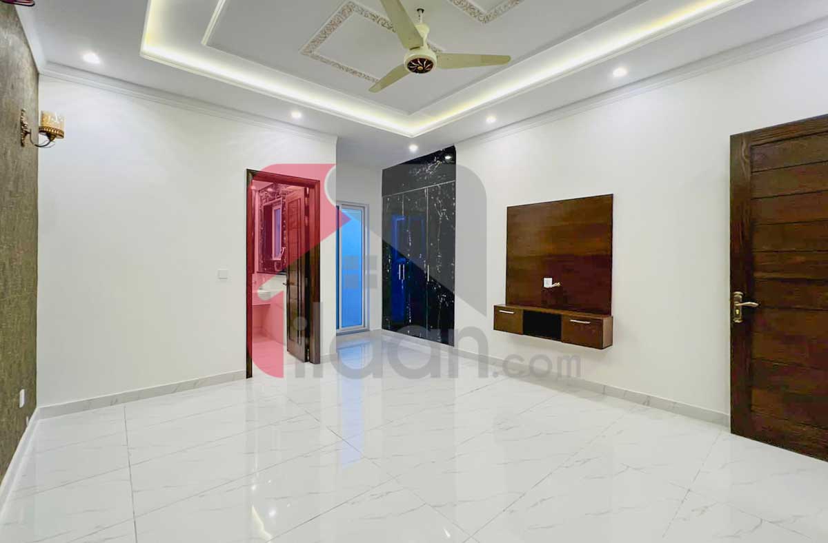 10 Marla House for Sale in Phase 8 - Air Avenue, DHA Lahore