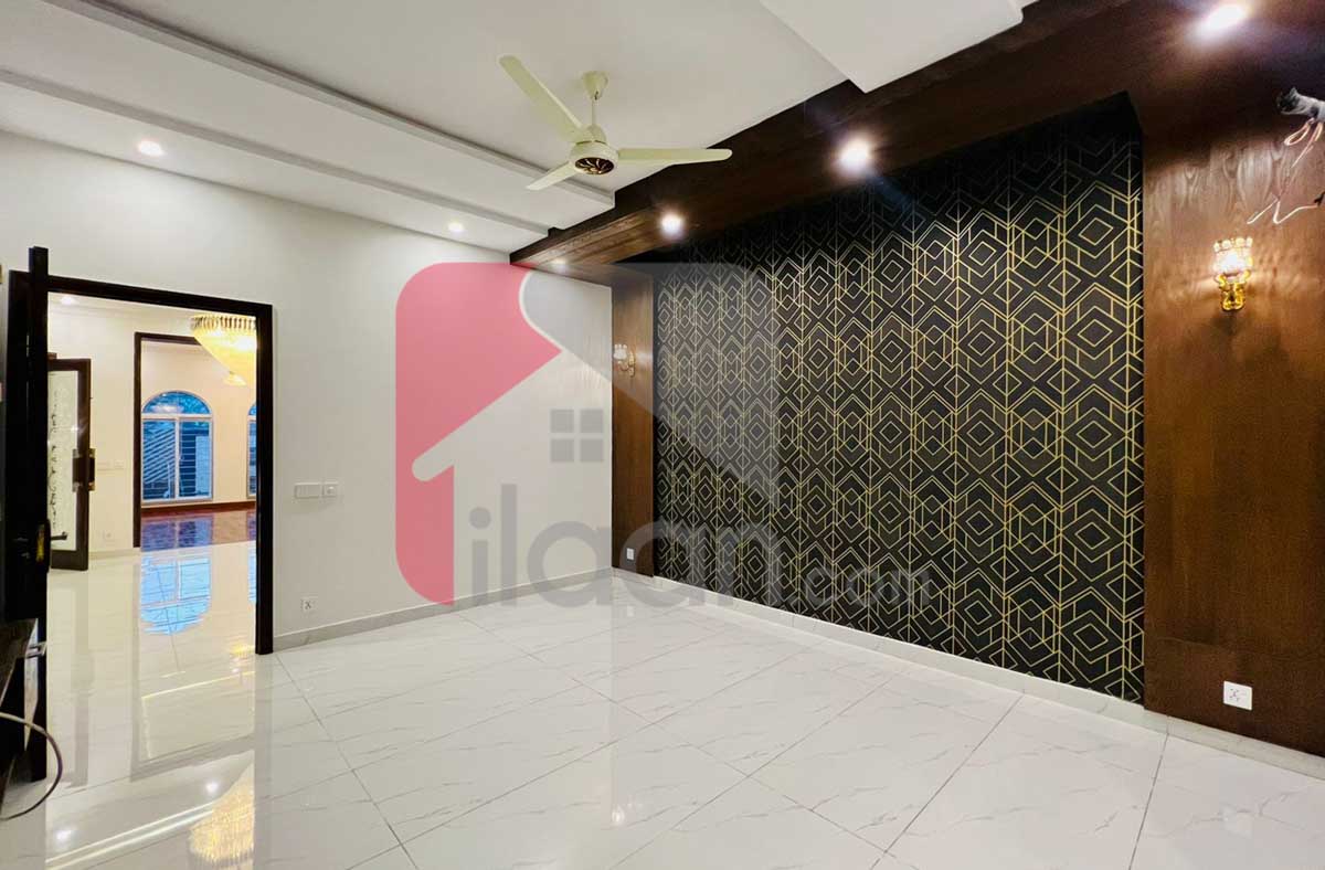 10 Marla House for Sale in Phase 8 - Air Avenue, DHA Lahore