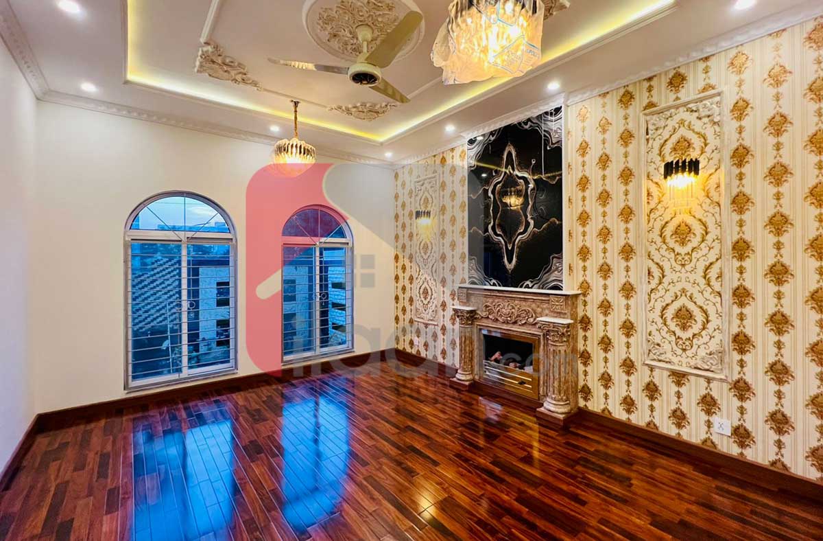 10 Marla House for Sale in Phase 8 - Air Avenue, DHA Lahore