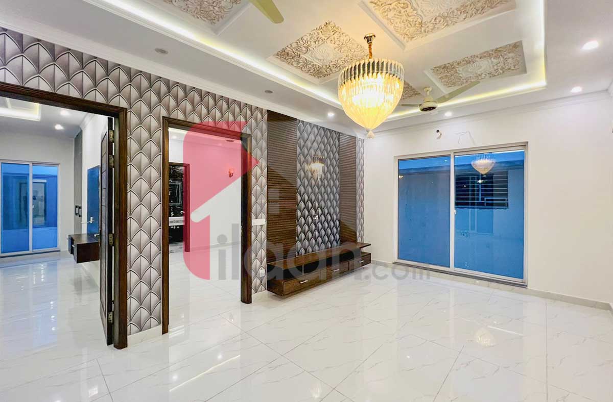 10 Marla House for Sale in Phase 8 - Air Avenue, DHA Lahore