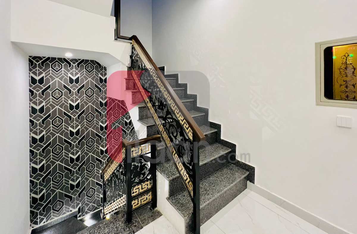 10 Marla House for Sale in Phase 8 - Air Avenue, DHA Lahore