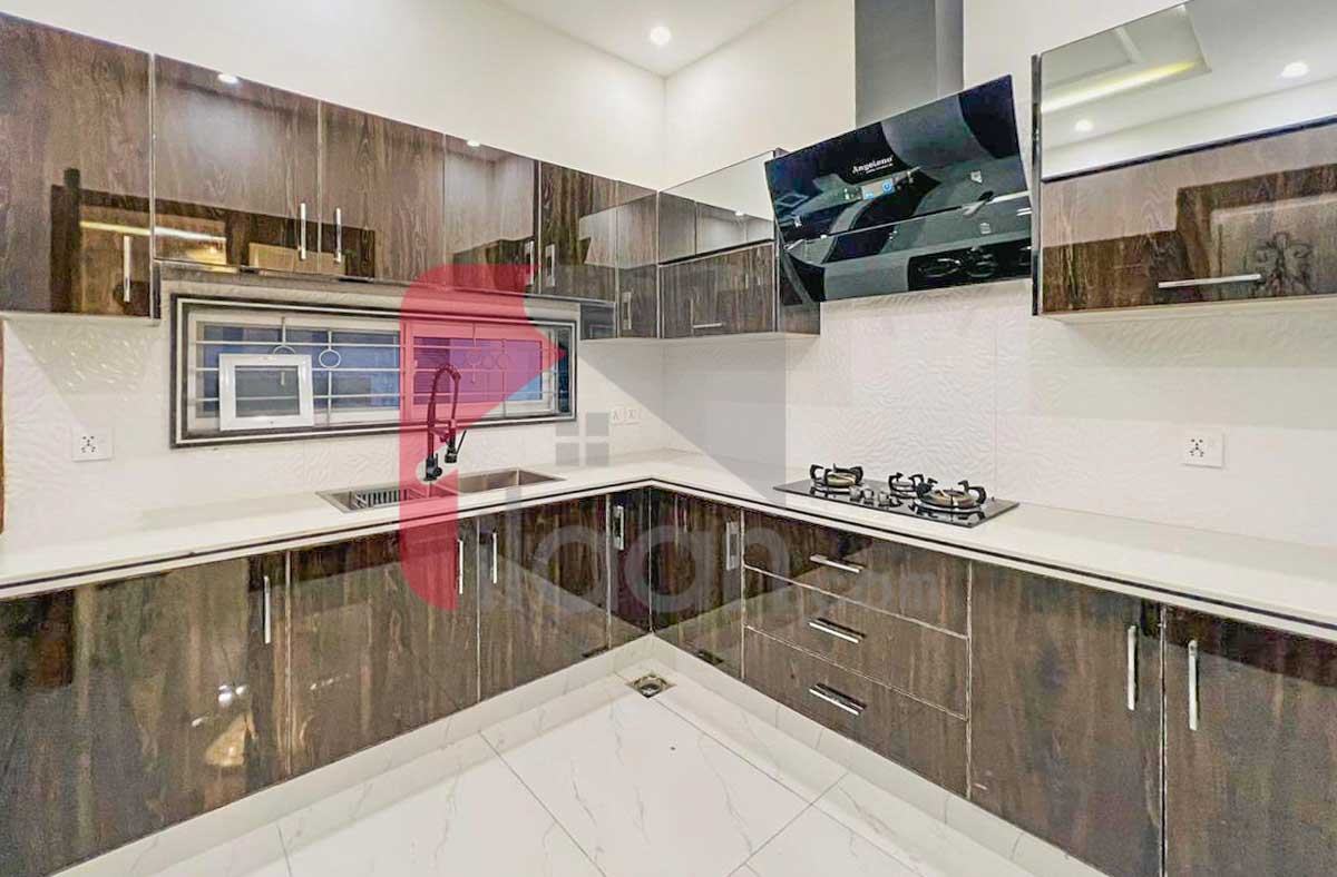 10 Marla House for Sale in Phase 8 - Air Avenue, DHA Lahore