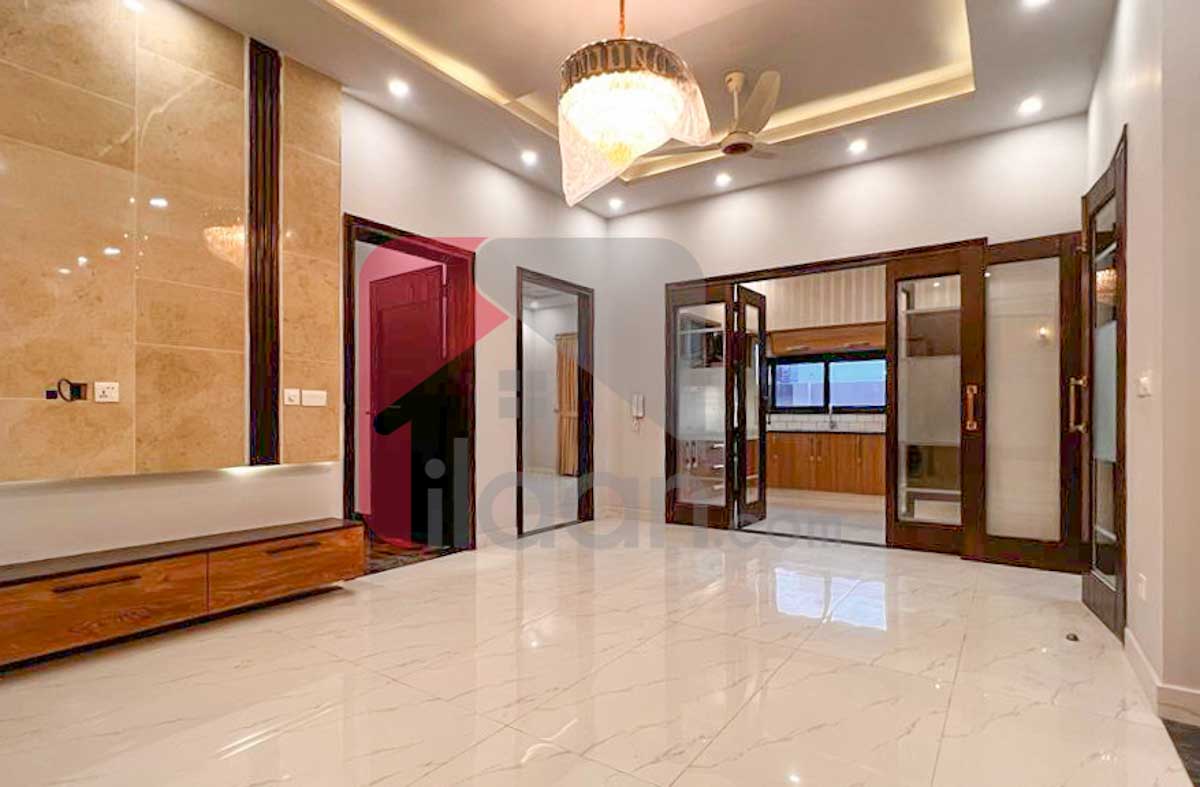 10 Marla House for Sale in Phase 8 - Air Avenue, DHA Lahore