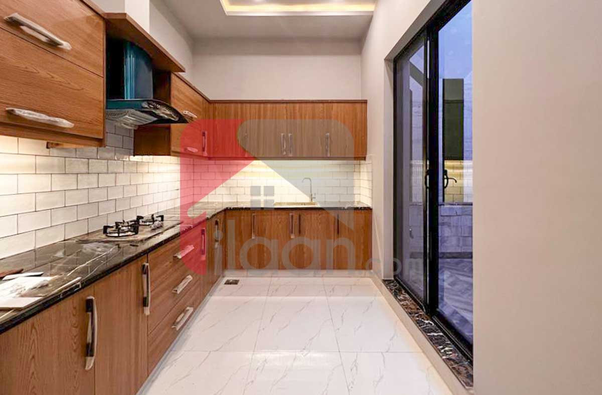 10 Marla House for Sale in Phase 8 - Air Avenue, DHA Lahore
