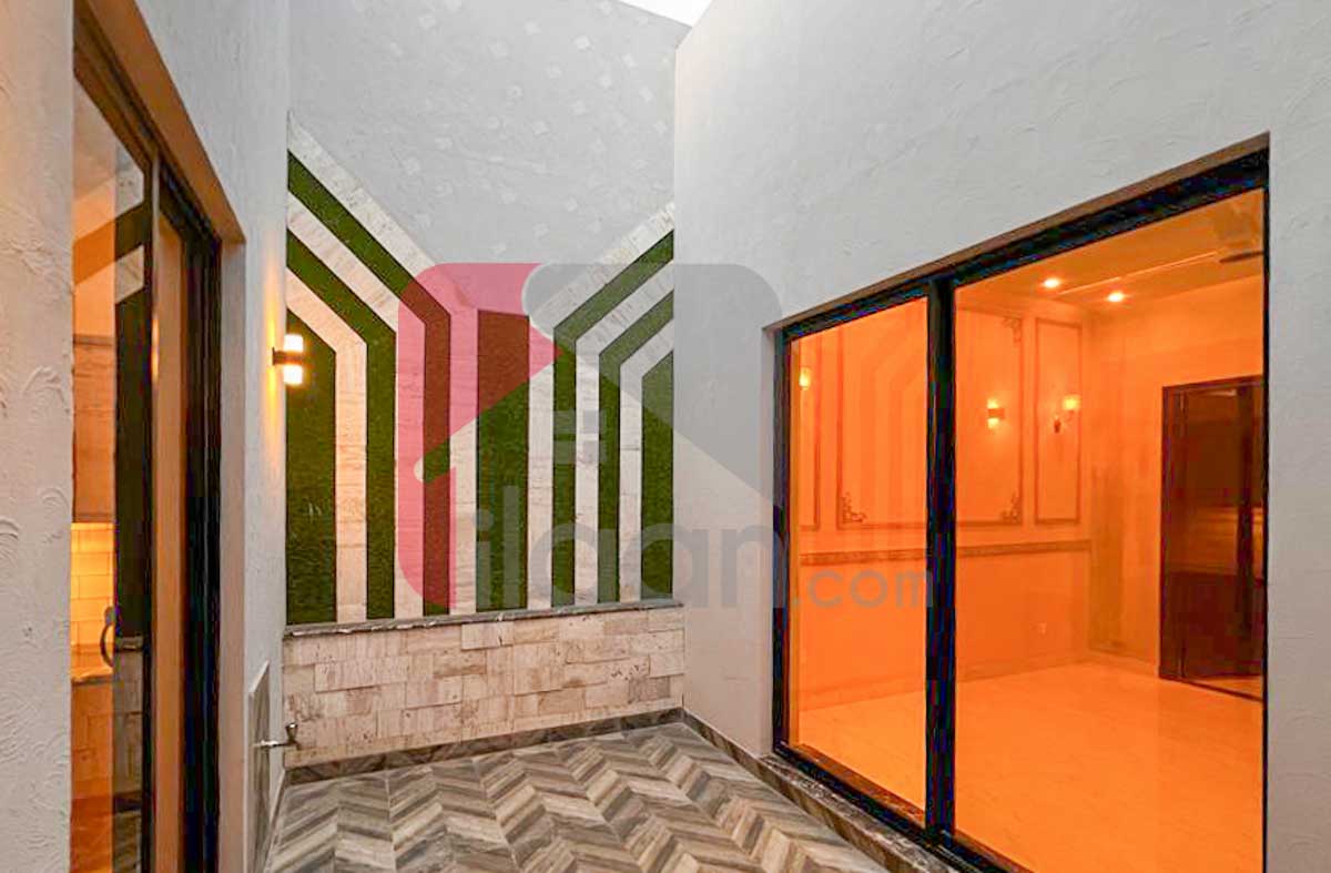 10 Marla House for Sale in Phase 8 - Air Avenue, DHA Lahore