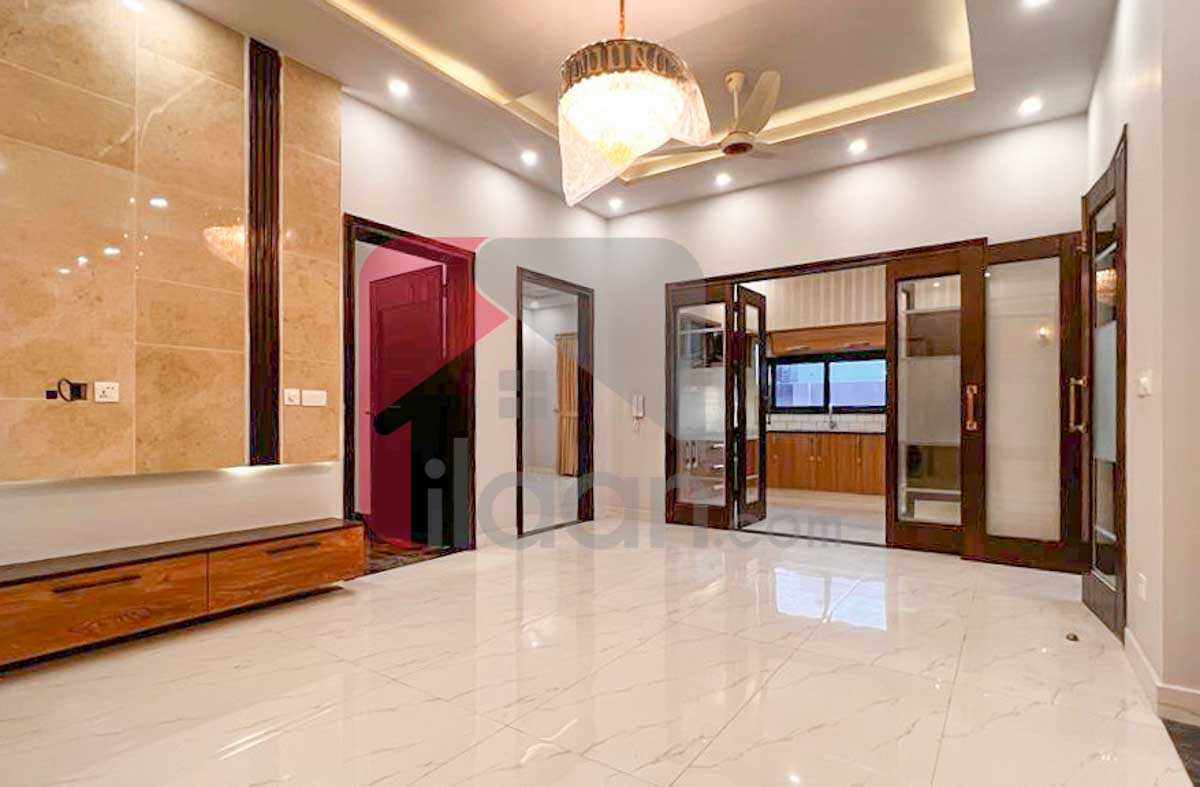 10 Marla House for Sale in Phase 8 - Air Avenue, DHA Lahore