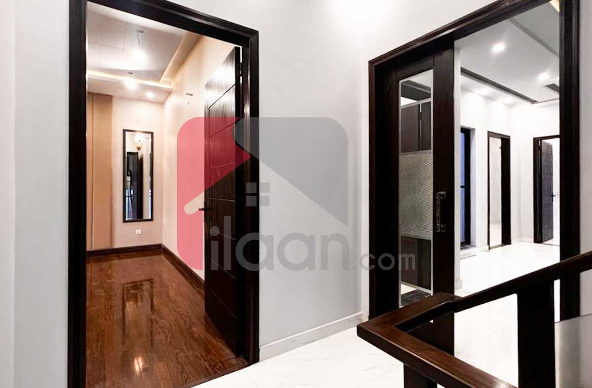 10 Marla House for Sale in Phase 8 - Air Avenue, DHA Lahore