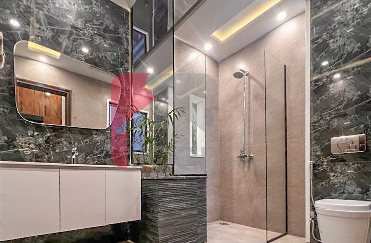 10 Marla House for Sale in Phase 8 - Air Avenue, DHA Lahore