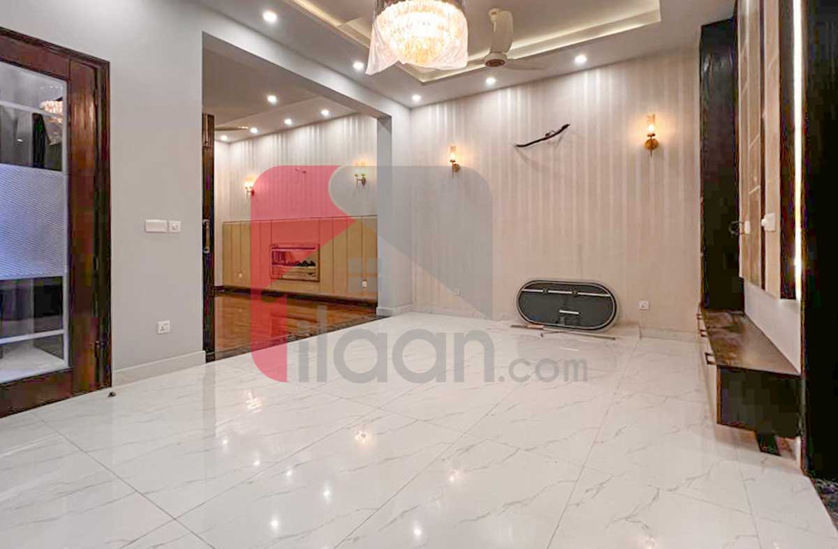 10 Marla House for Sale in Phase 8 - Air Avenue, DHA Lahore