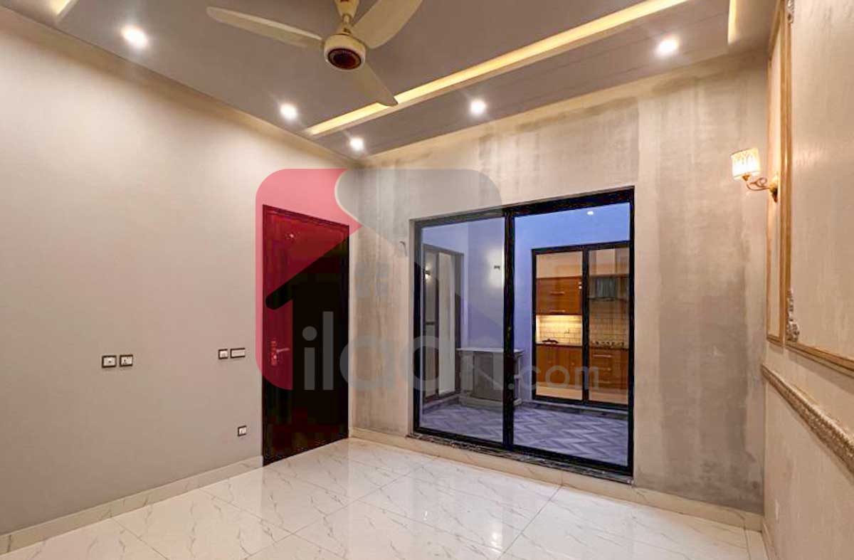10 Marla House for Sale in Phase 8 - Air Avenue, DHA Lahore