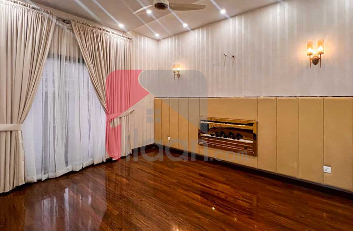 10 Marla House for Sale in Phase 8 - Air Avenue, DHA Lahore