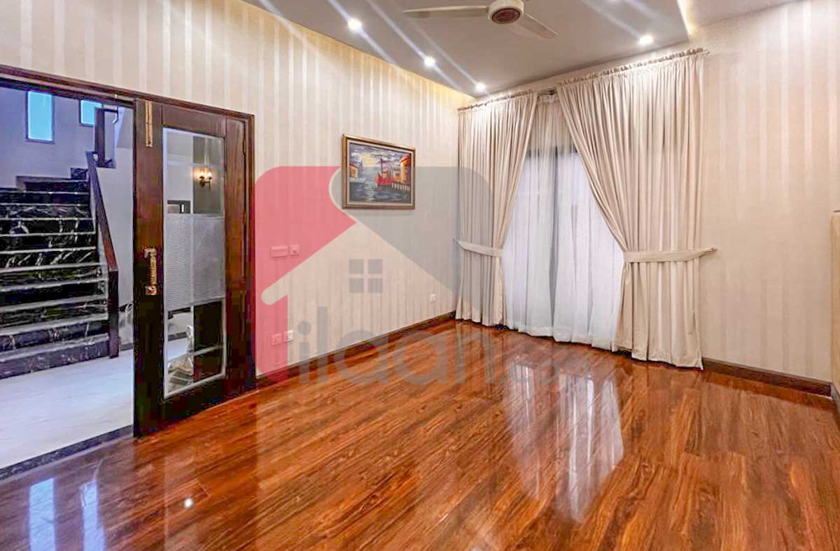 10 Marla House for Sale in Phase 8 - Air Avenue, DHA Lahore