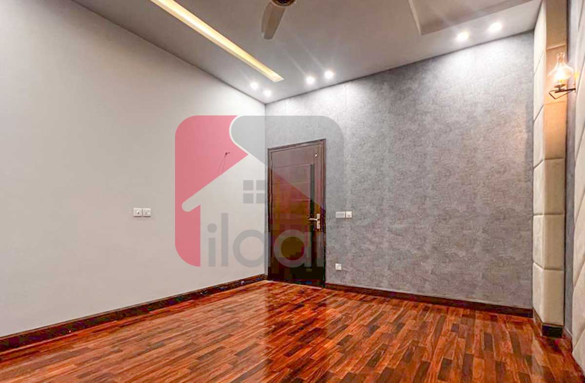 10 Marla House for Sale in Phase 8 - Air Avenue, DHA Lahore