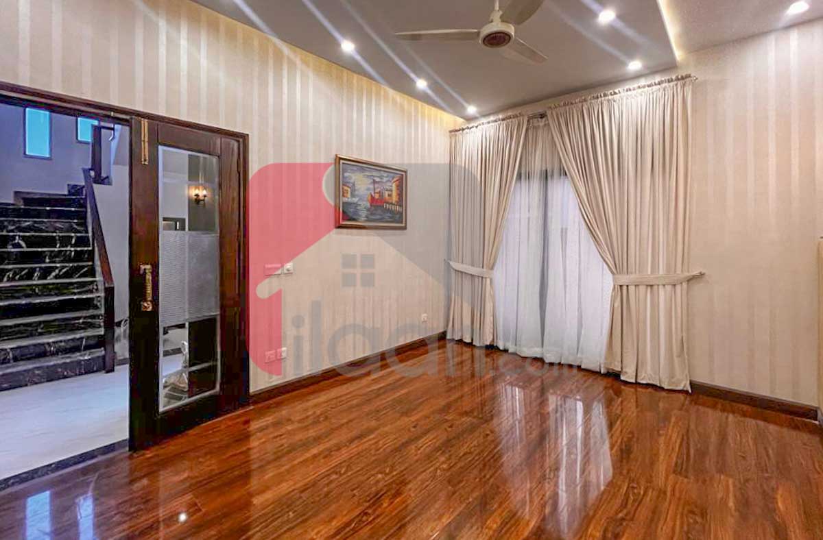 10 Marla House for Sale in Phase 8 - Air Avenue, DHA Lahore