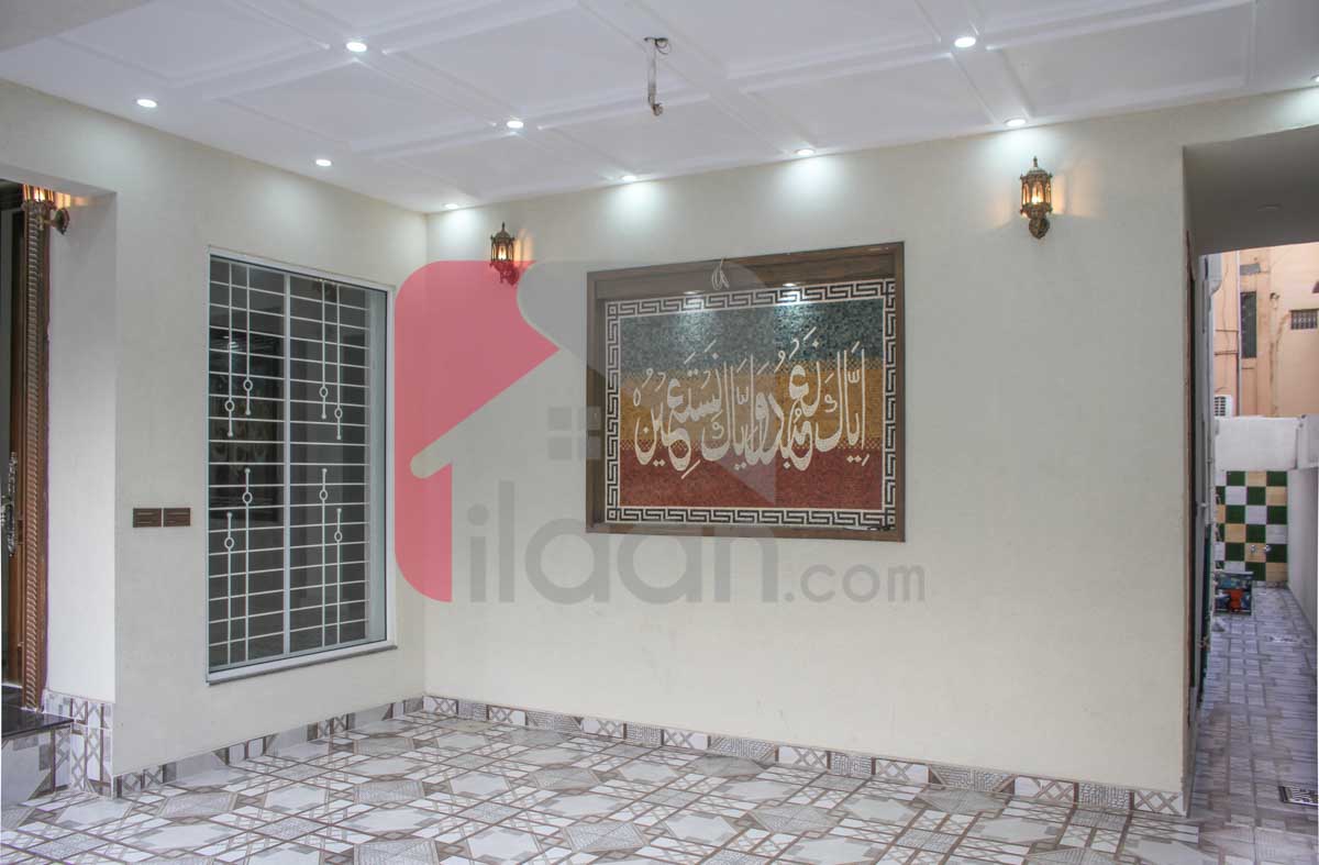 10.75 Marla House for Sale in Raza Block, Allama Iqbal Town, Lahore