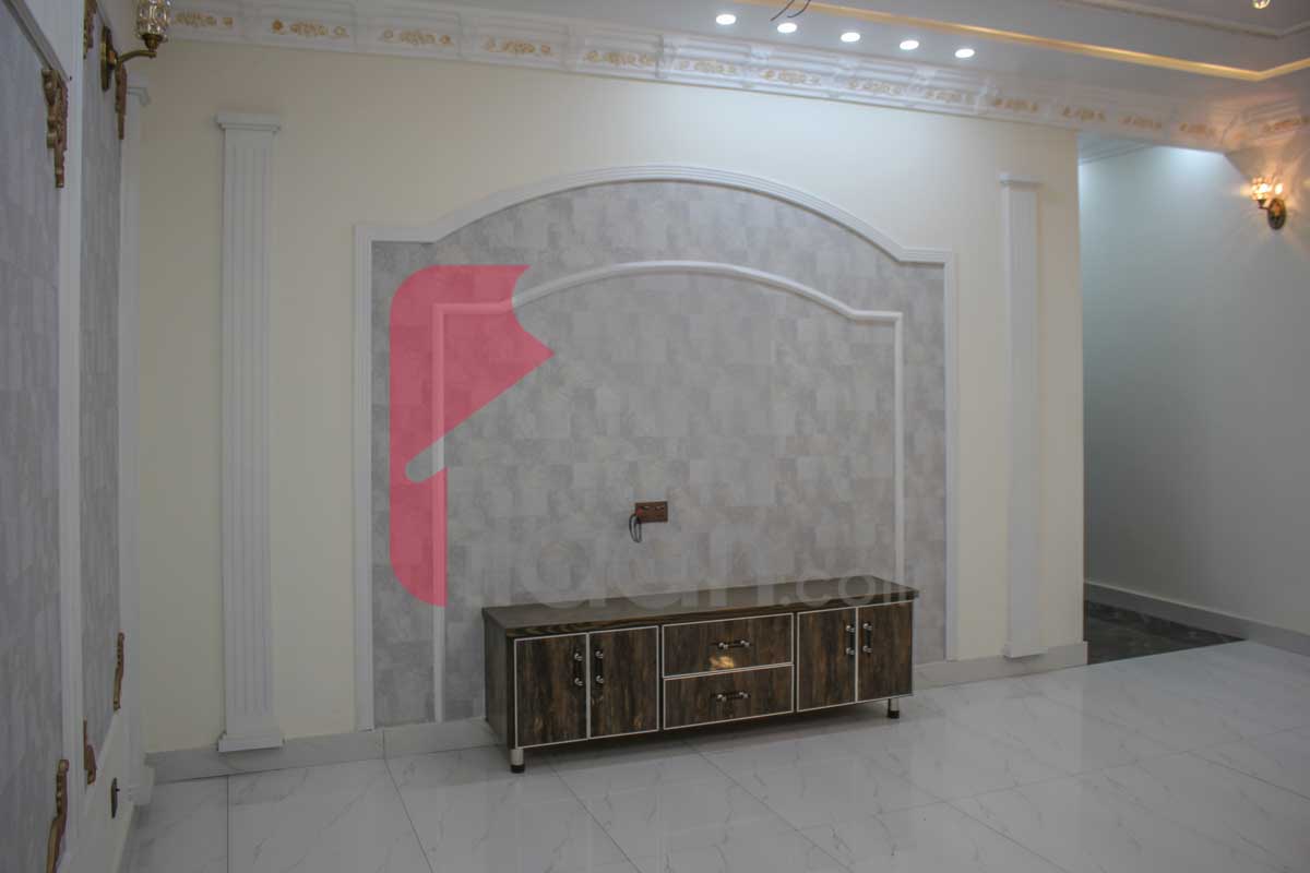 10.75 Marla House for Sale in Raza Block, Allama Iqbal Town, Lahore