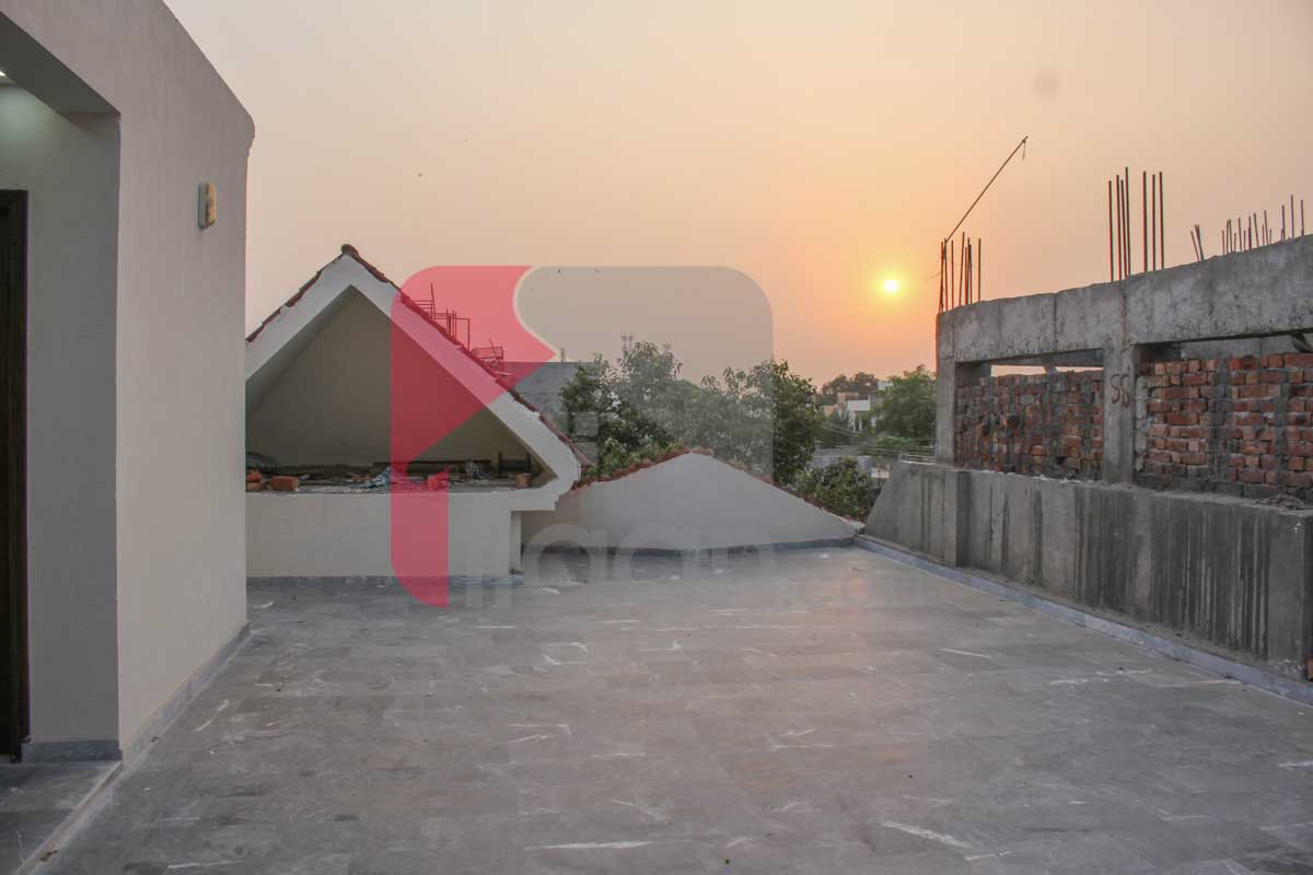 10.75 Marla House for Sale in Raza Block, Allama Iqbal Town, Lahore