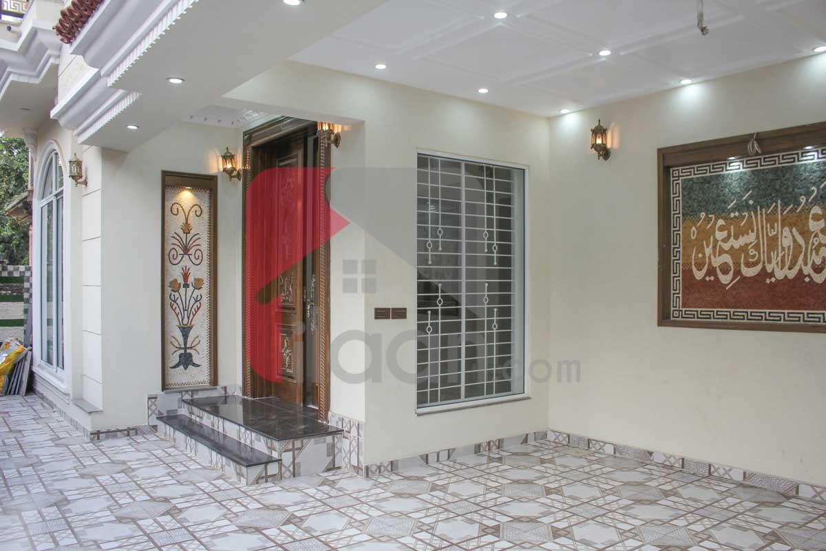 10.75 Marla House for Sale in Raza Block, Allama Iqbal Town, Lahore