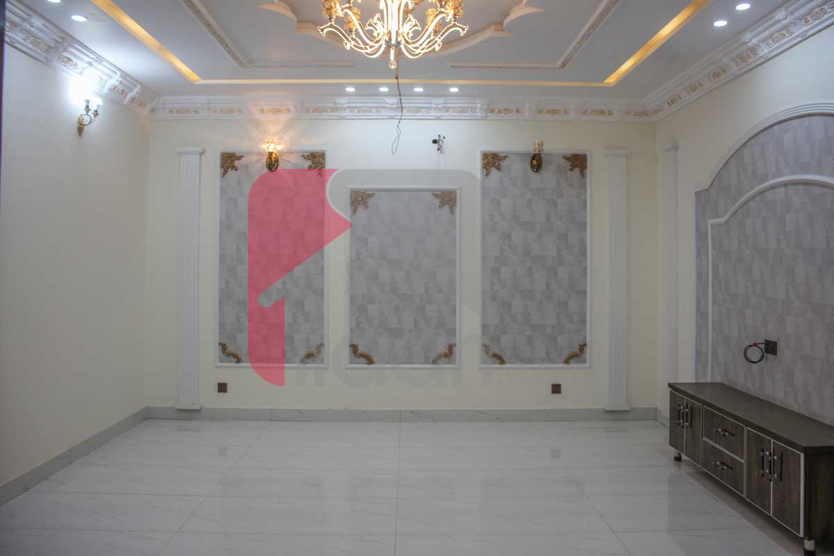 10.75 Marla House for Sale in Raza Block, Allama Iqbal Town, Lahore