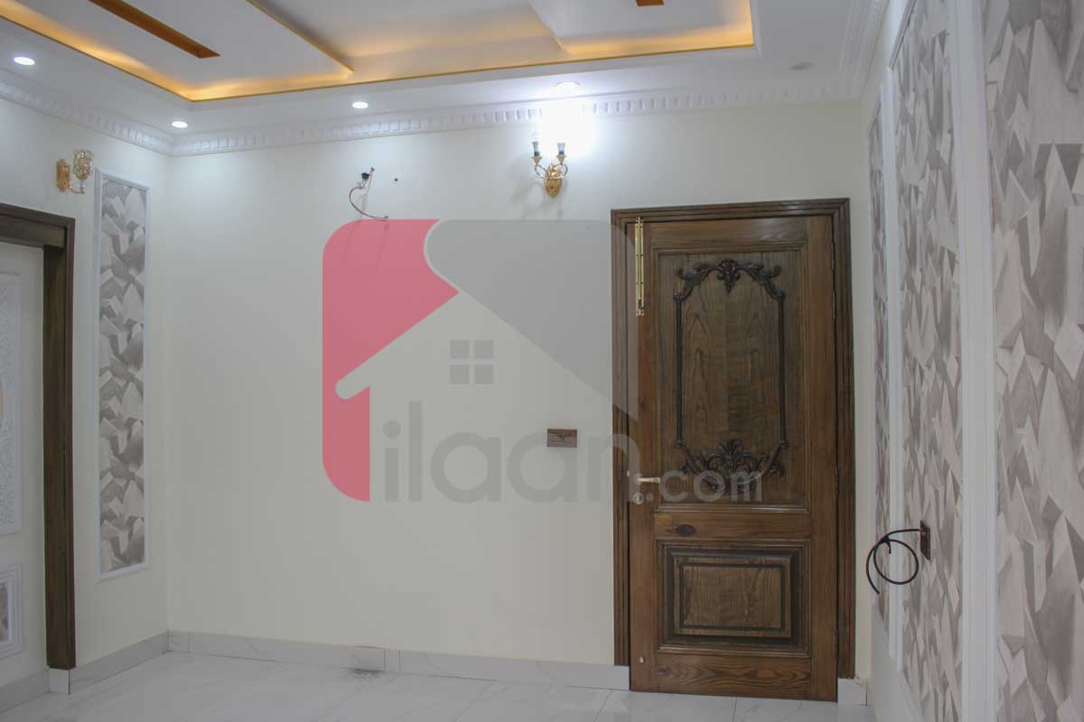 10.75 Marla House for Sale in Raza Block, Allama Iqbal Town, Lahore