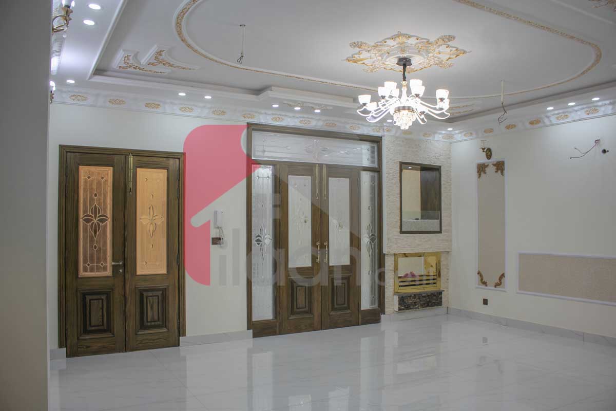 10.75 Marla House for Sale in Raza Block, Allama Iqbal Town, Lahore