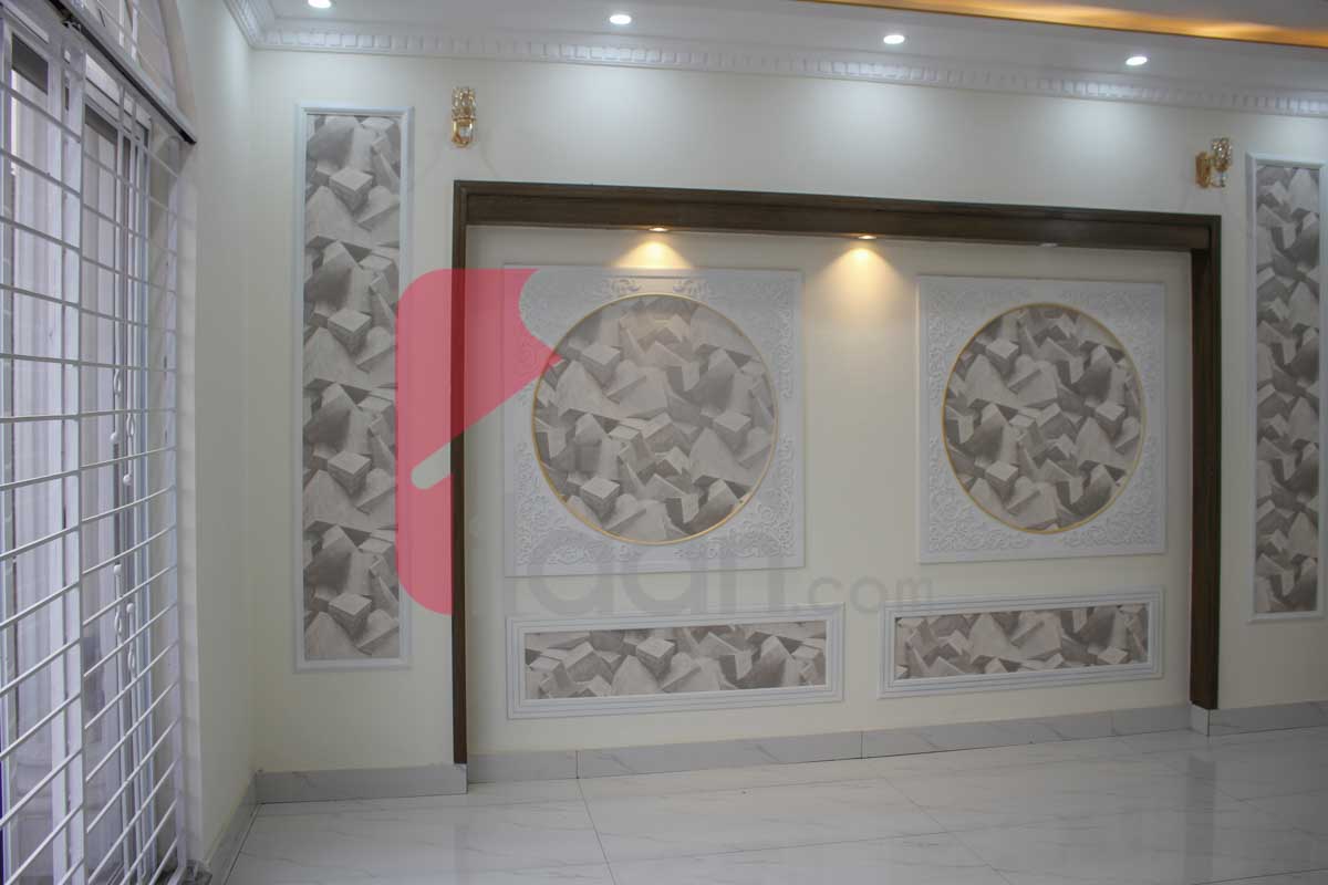 10.75 Marla House for Sale in Raza Block, Allama Iqbal Town, Lahore