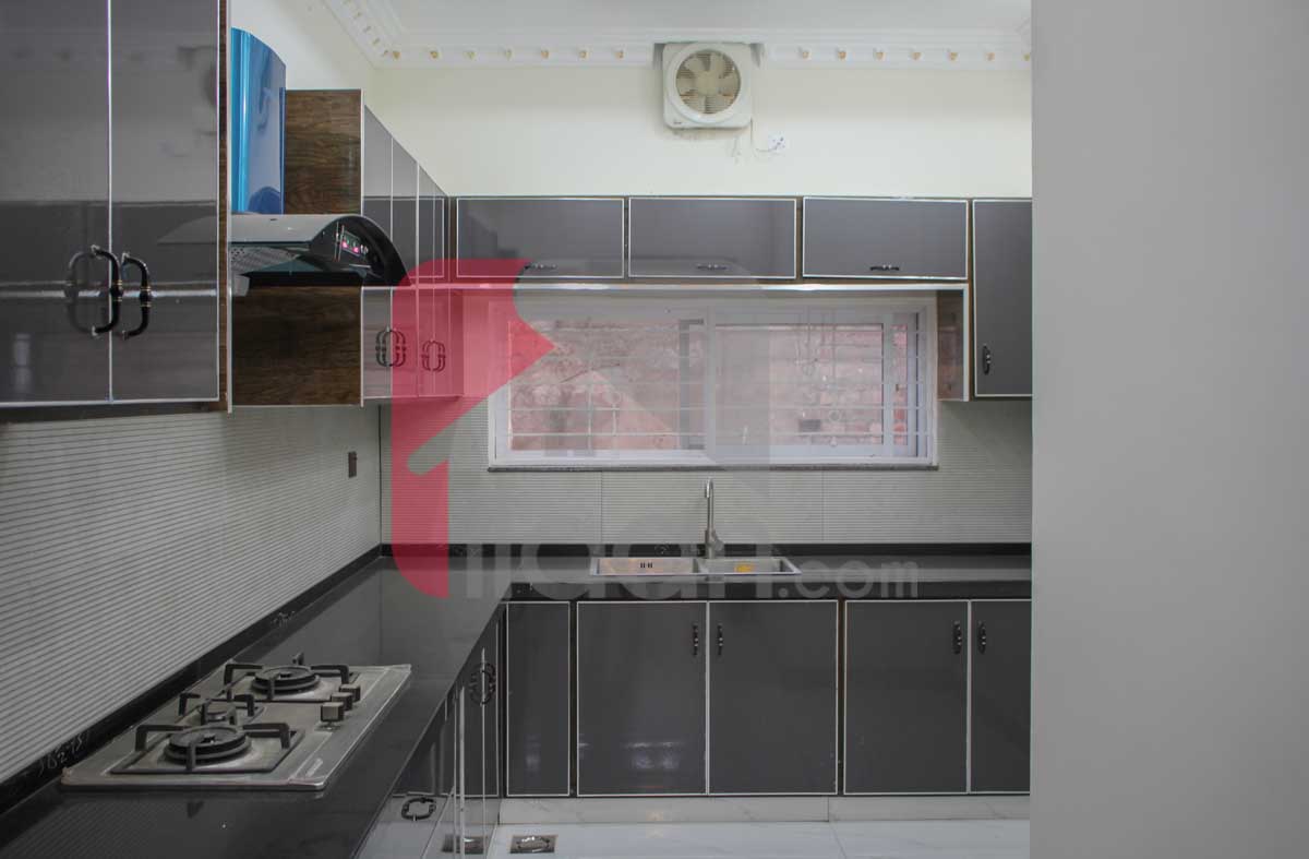 10.75 Marla House for Sale in Raza Block, Allama Iqbal Town, Lahore