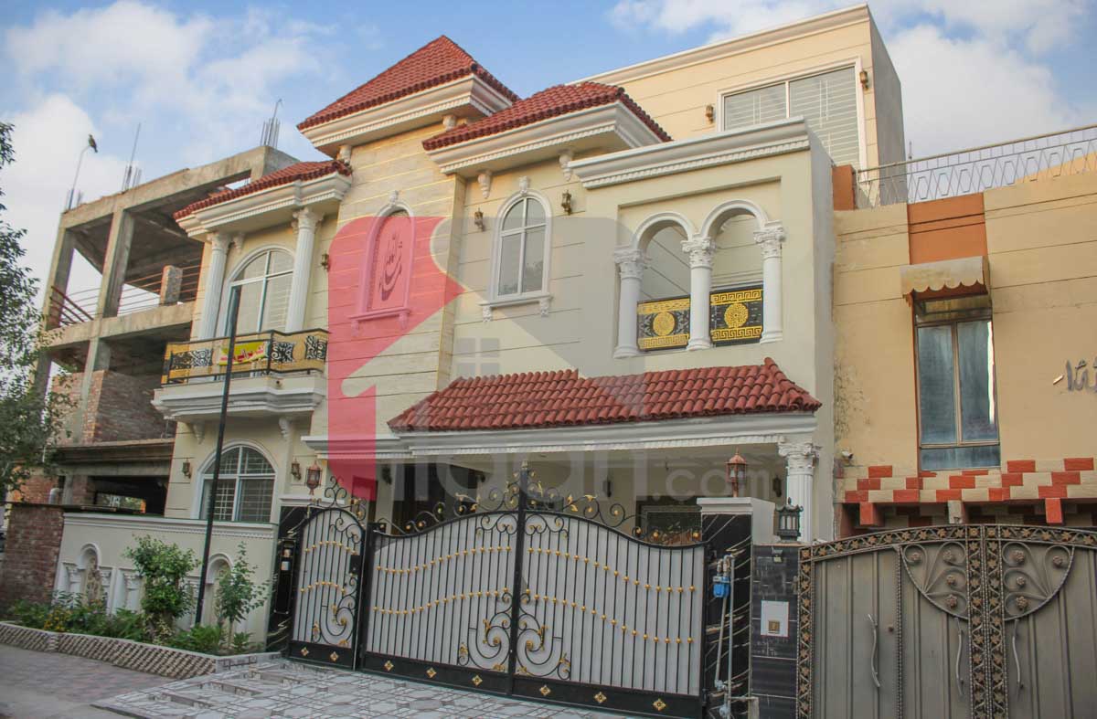 10.75 Marla House for Sale in Raza Block, Allama Iqbal Town, Lahore