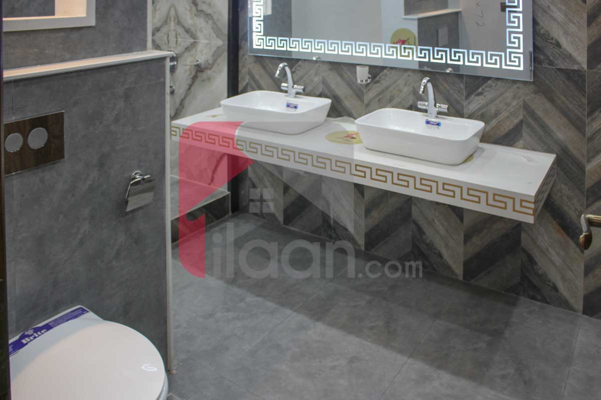 10.75 Marla House for Sale in Raza Block, Allama Iqbal Town, Lahore