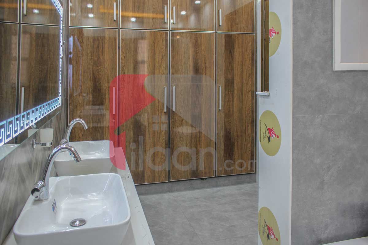 10.75 Marla House for Sale in Raza Block, Allama Iqbal Town, Lahore