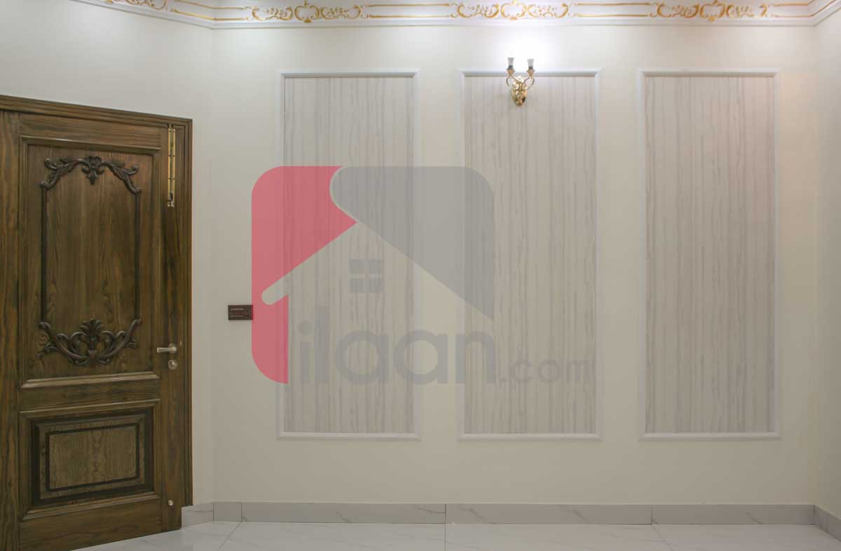 10.75 Marla House for Sale in Raza Block, Allama Iqbal Town, Lahore