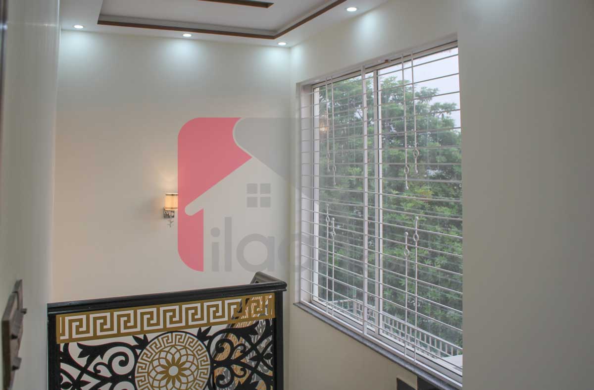 10.75 Marla House for Sale in Raza Block, Allama Iqbal Town, Lahore
